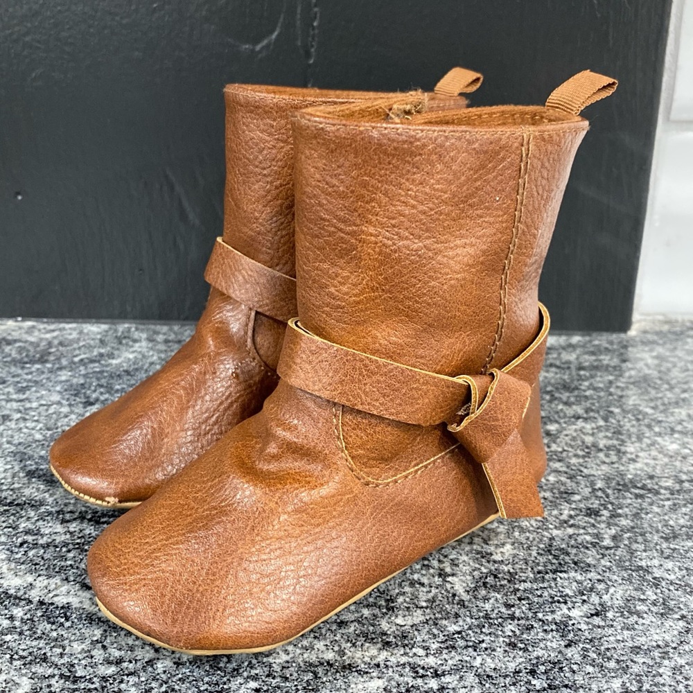 Baby/Toddler Old Navy Velcro Boots size 12-18 months